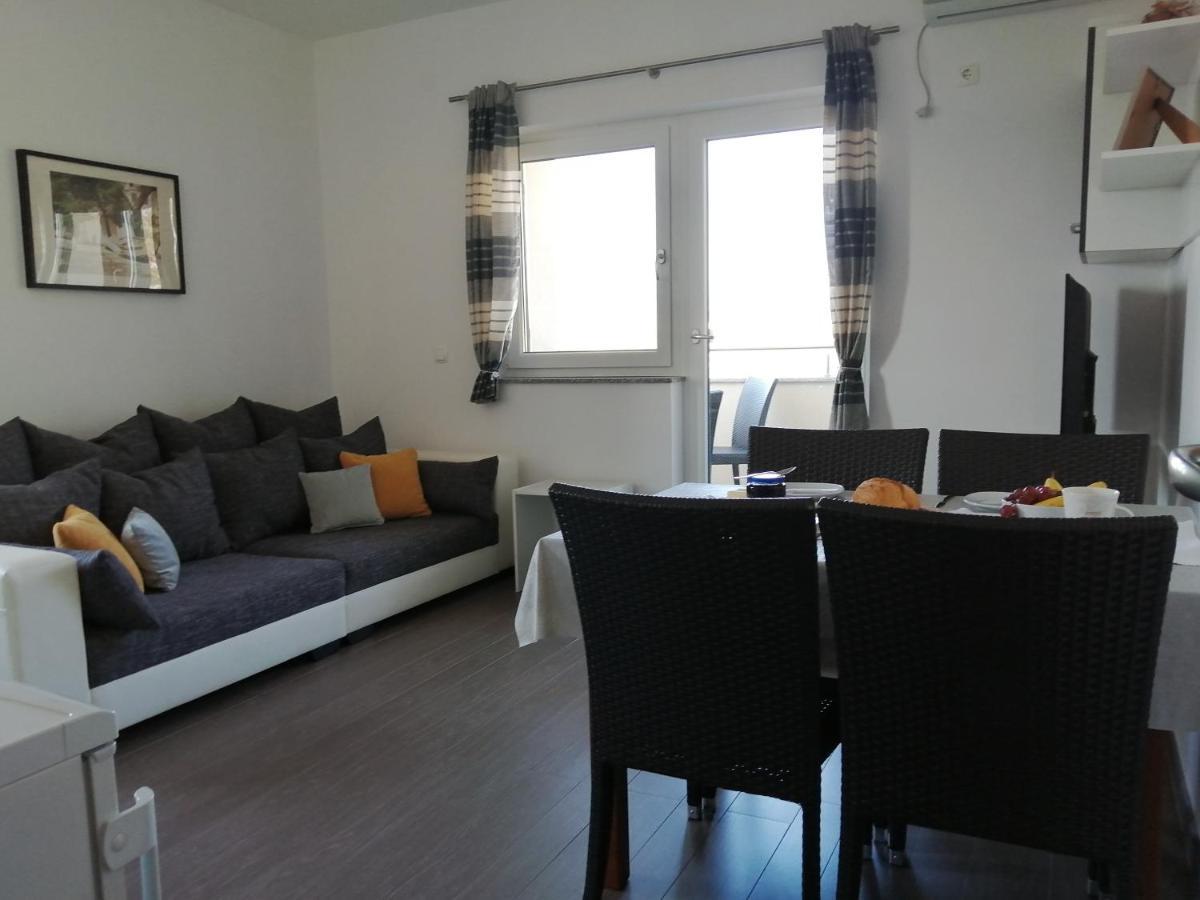 Villa Luce Apartment House كارلوباغ المظهر الخارجي الصورة