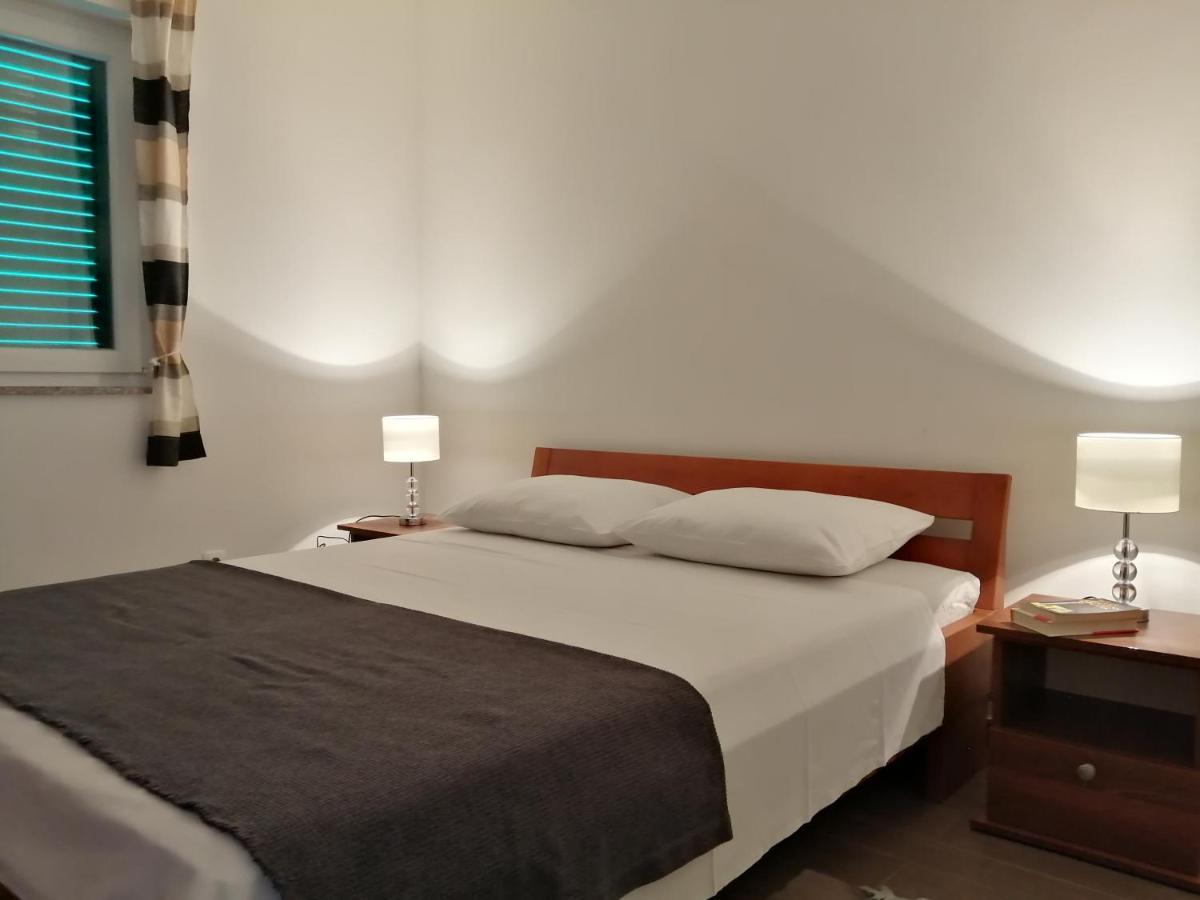 Villa Luce Apartment House كارلوباغ المظهر الخارجي الصورة