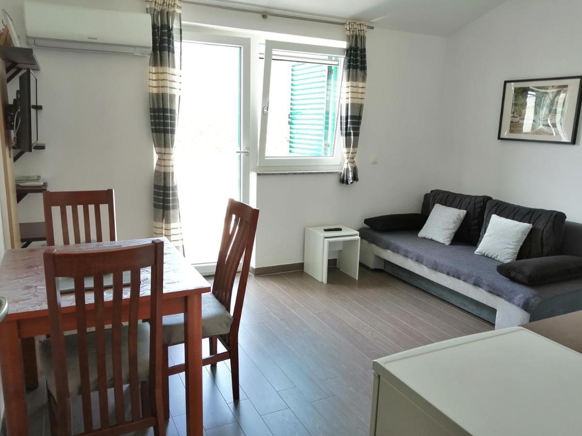 Villa Luce Apartment House كارلوباغ المظهر الخارجي الصورة