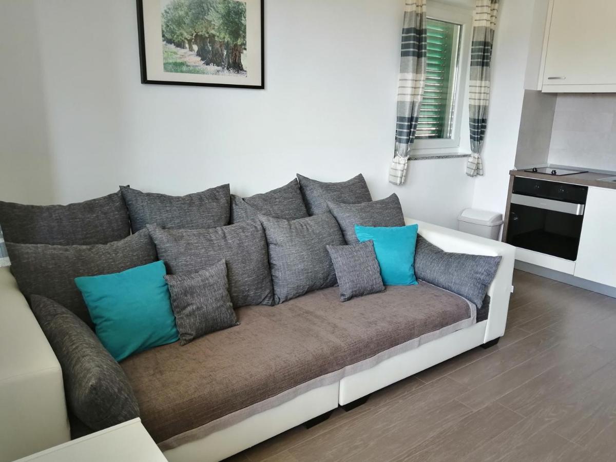 Villa Luce Apartment House كارلوباغ المظهر الخارجي الصورة