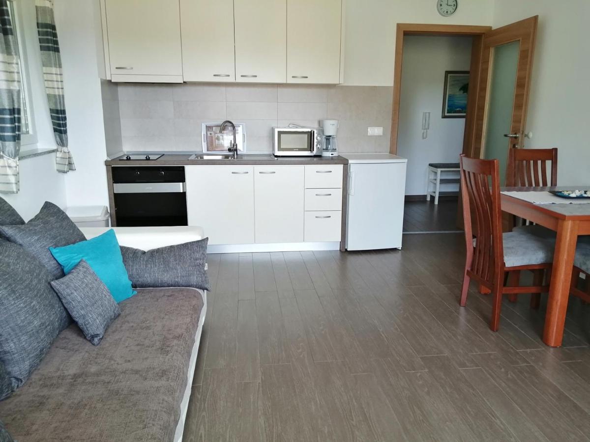 Villa Luce Apartment House كارلوباغ المظهر الخارجي الصورة