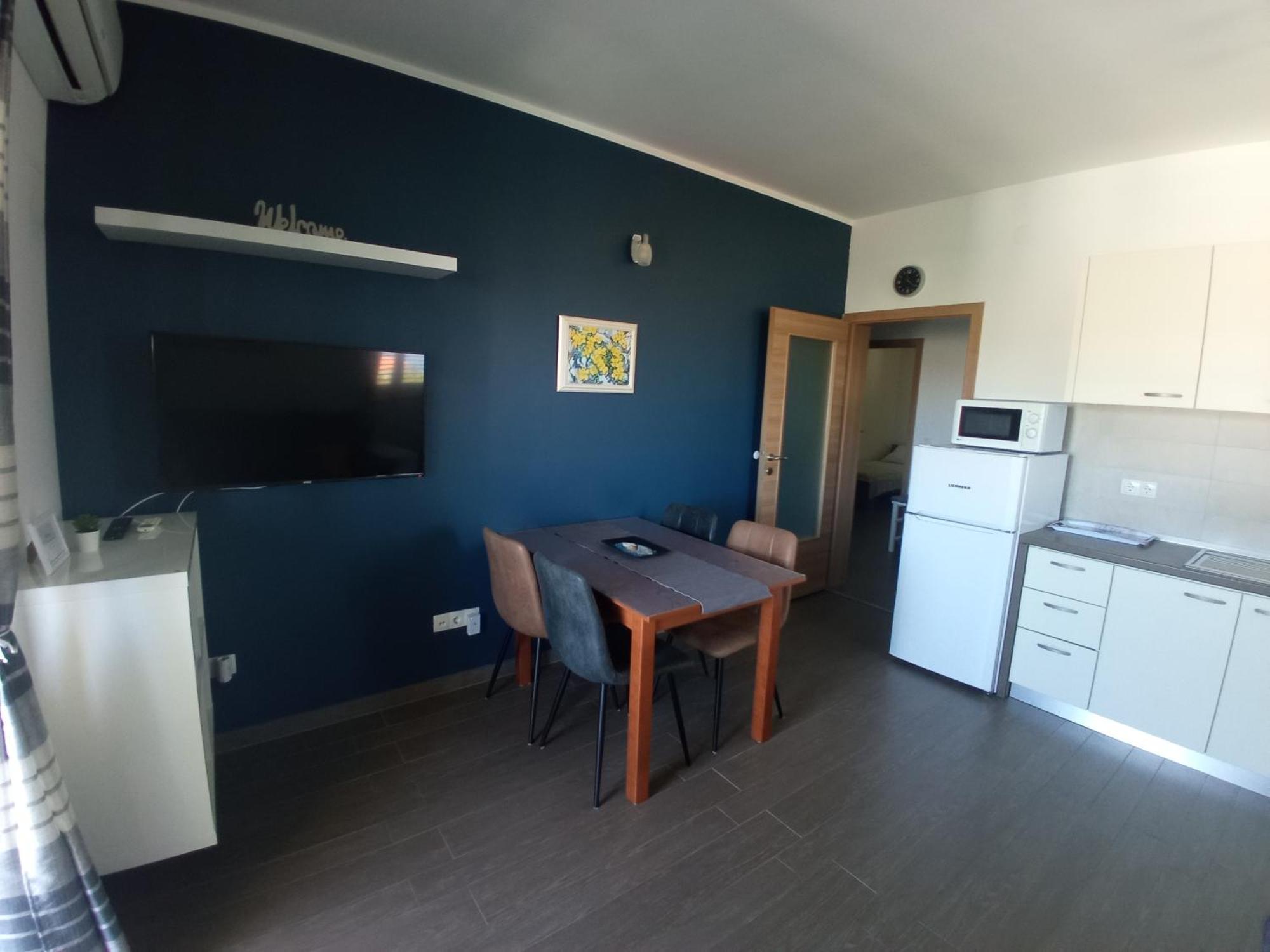 Villa Luce Apartment House كارلوباغ المظهر الخارجي الصورة