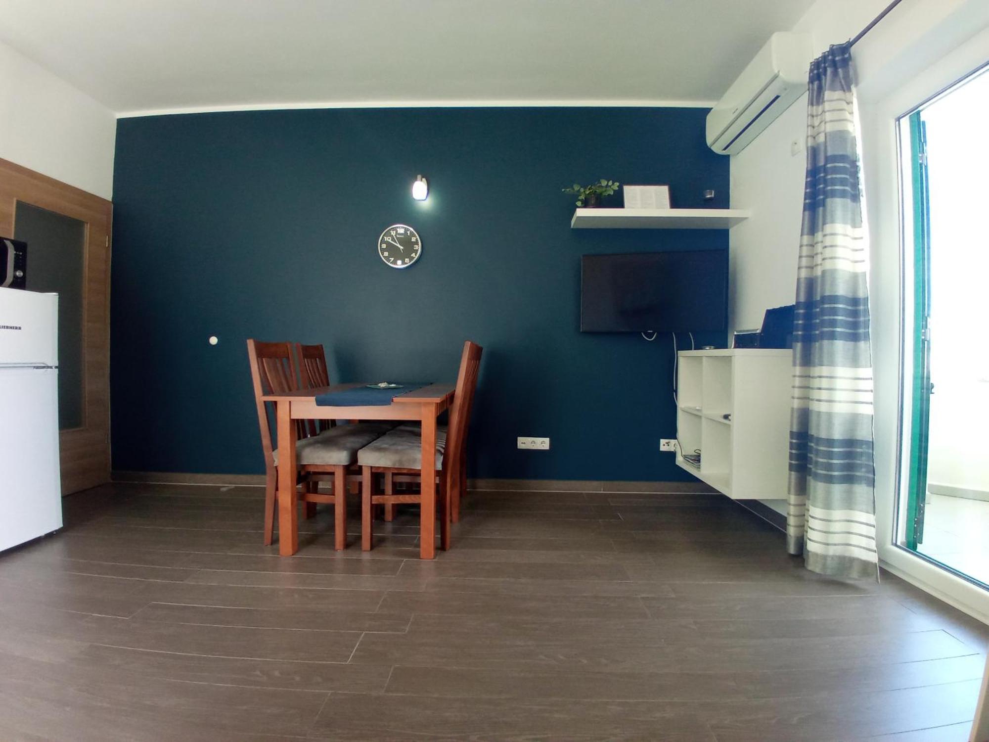Villa Luce Apartment House كارلوباغ المظهر الخارجي الصورة