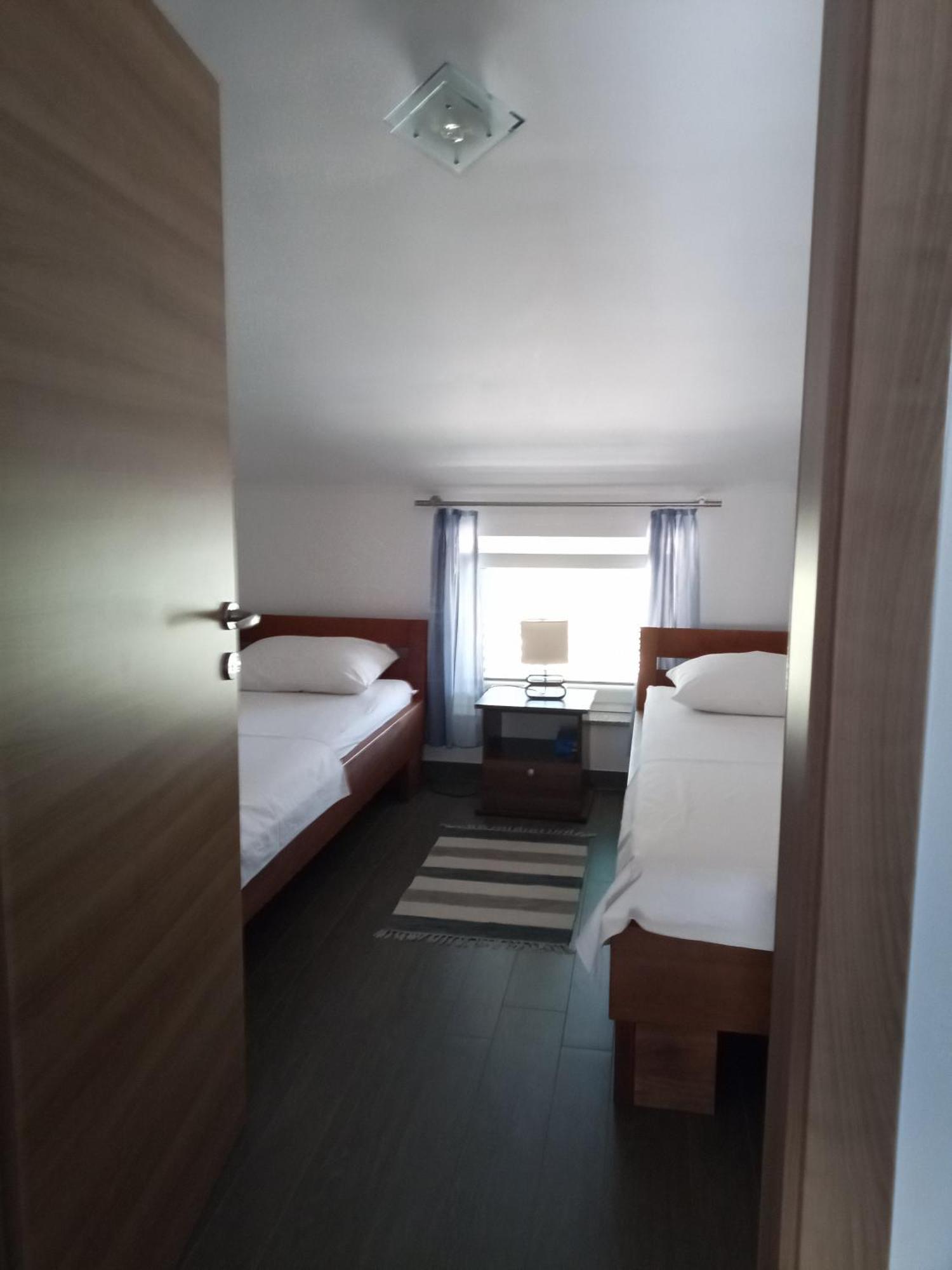 Villa Luce Apartment House كارلوباغ المظهر الخارجي الصورة